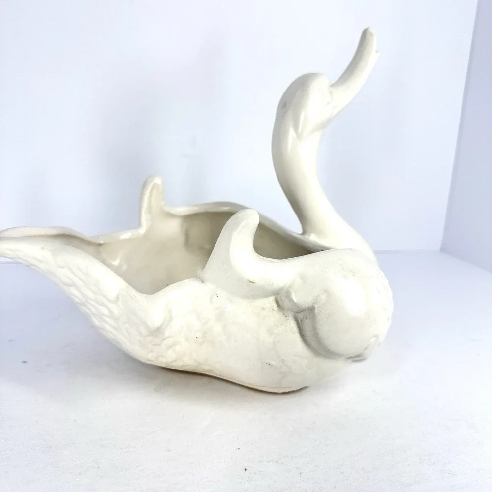 Hull USA Swan Planter White Ceramic‎ Bird Vase Mid Century Hollywood Regency